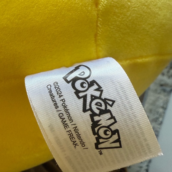 18 inches sleeping plush Pikachu - Picture 6 of 7